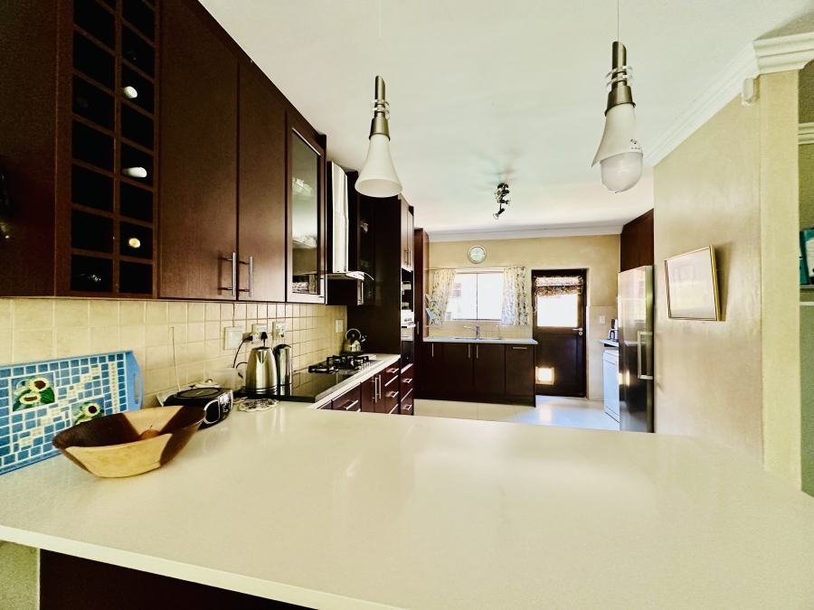 3 Bedroom Property for Sale in Sandbaai Western Cape